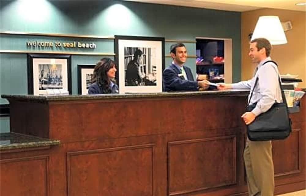 Hampton Inn & Suites Seal Beach Buitenkant foto